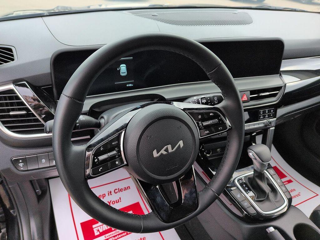 used 2025 Kia Seltos car, priced at $25,490