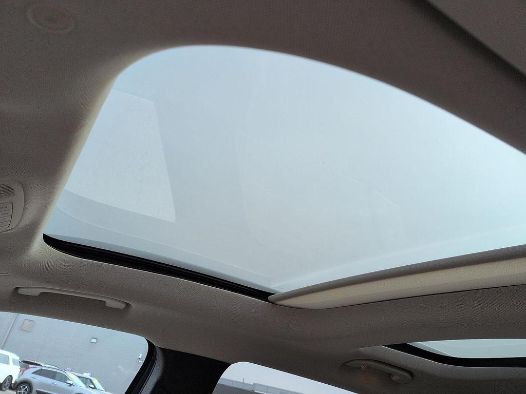 used 2021 Mercedes-Benz GLB 250 car, priced at $26,979