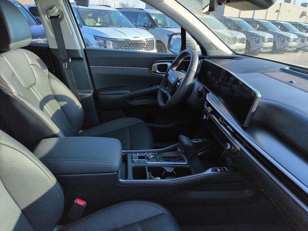new 2026 Kia Sorento car, priced at $37,277