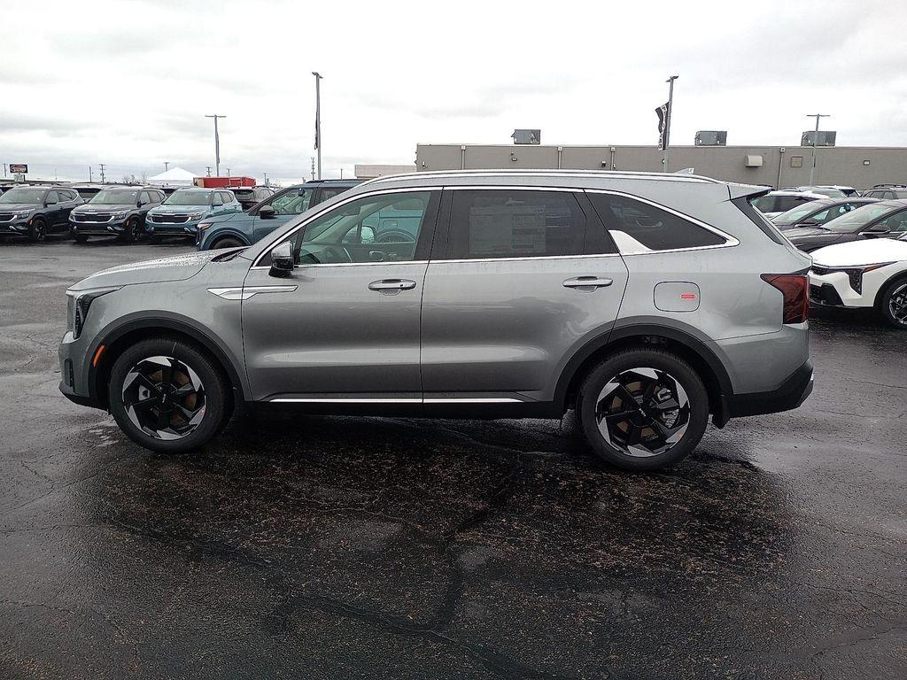 new 2026 Kia Sorento Hybrid car, priced at $40,635