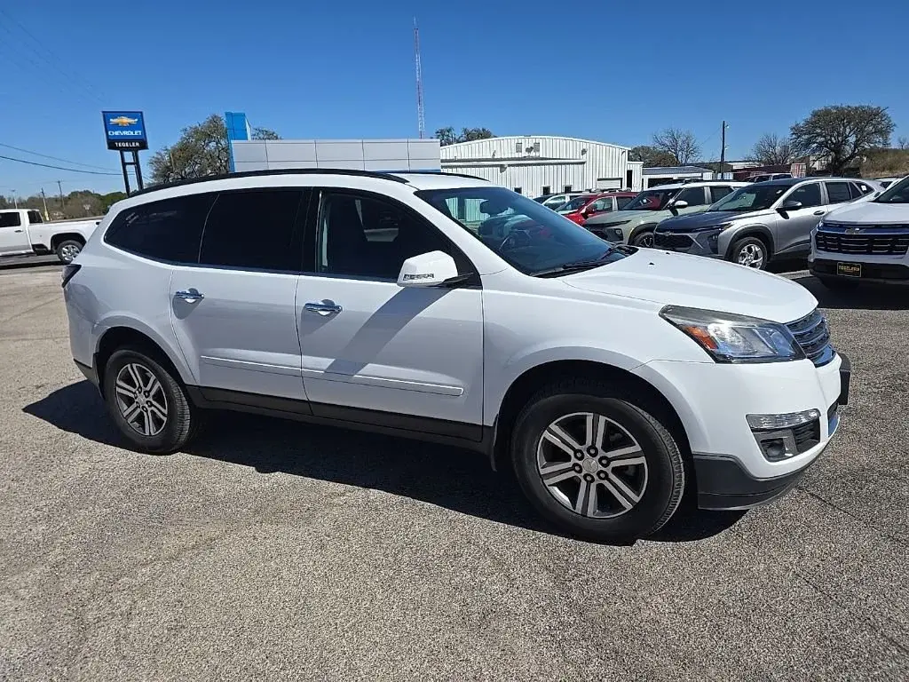 used 2017 Chevrolet Traverse car, priced at $11,231