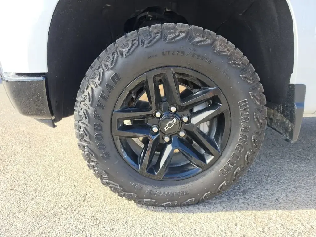 used 2025 Chevrolet Silverado 1500 car, priced at $46,137
