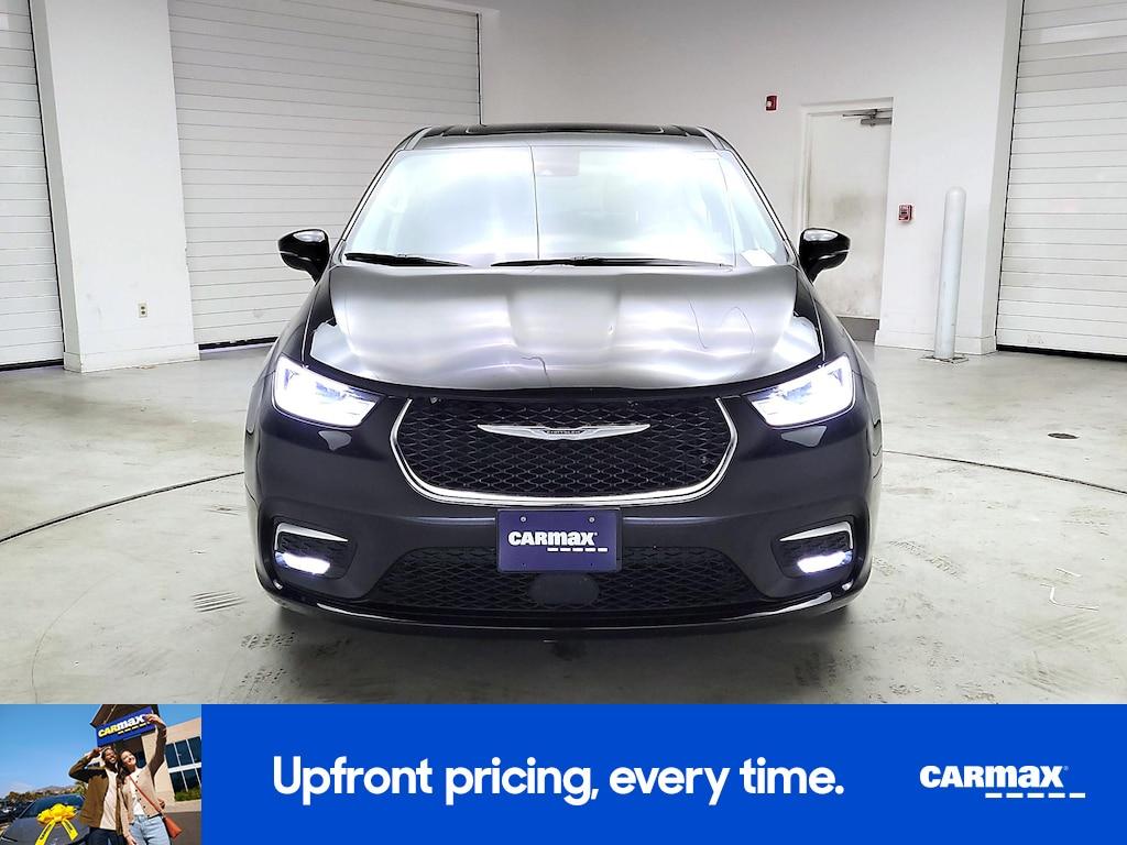 used 2024 Chrysler Pacifica car, priced at $34,998