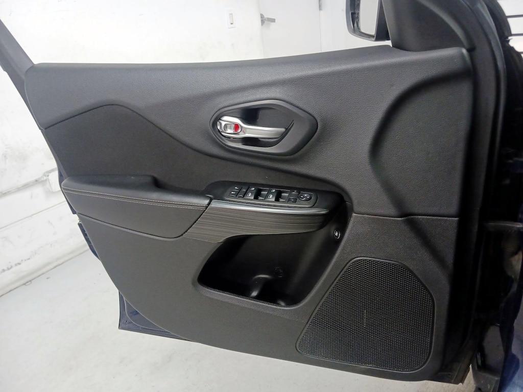 used 2015 Jeep Cherokee car, priced at $12,998