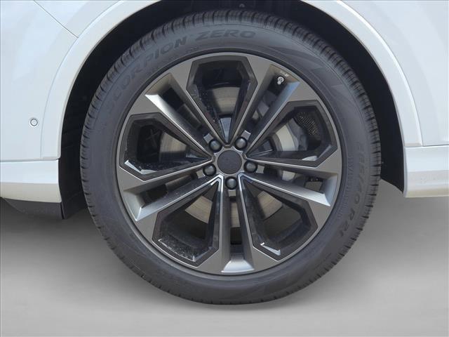 new 2026 Audi Q7 car, priced at $77,150