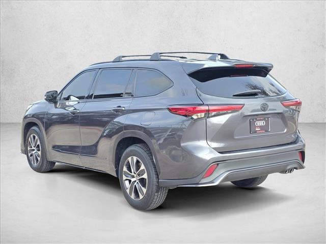 used 2021 Toyota Highlander car, priced at $24,194
