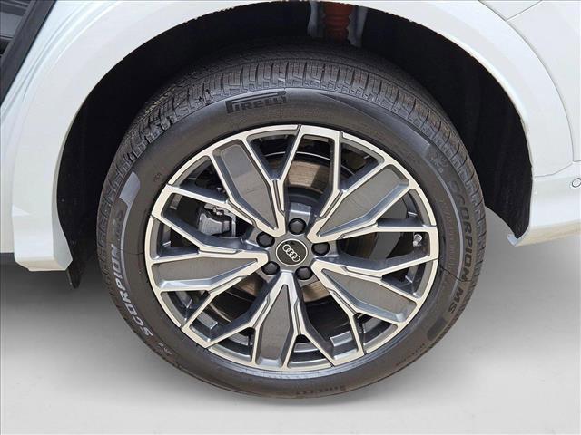 new 2025 Audi Q5 car, priced at $59,685