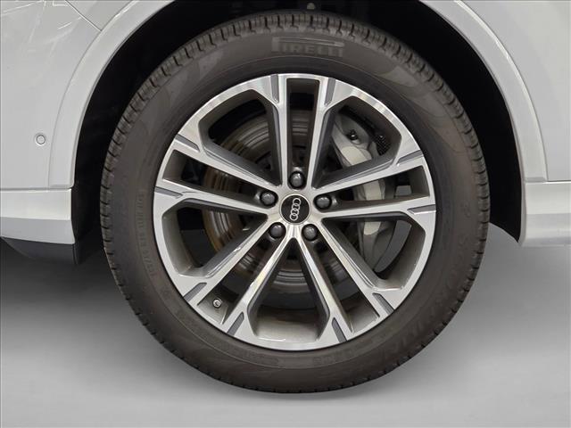 new 2025 Audi Q7 car, priced at $68,555