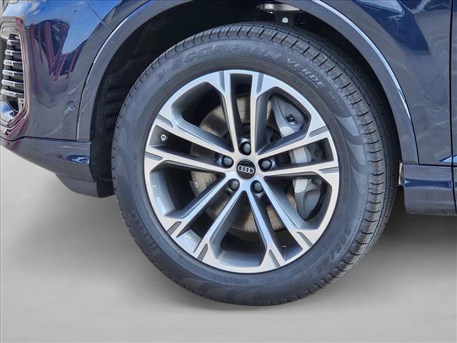 new 2026 Audi Q7 car, priced at $67,885