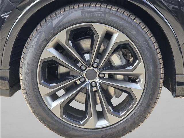 new 2026 Audi Q7 car, priced at $79,005