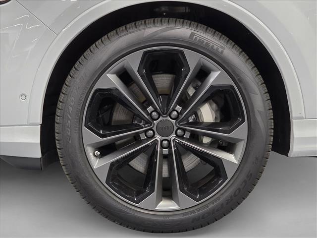 new 2026 Audi Q7 car, priced at $78,410