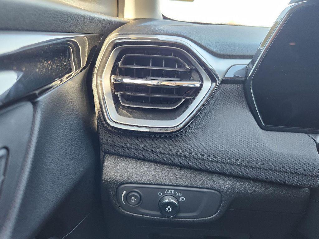 used 2025 Chevrolet TrailBlazer car, priced at $25,995