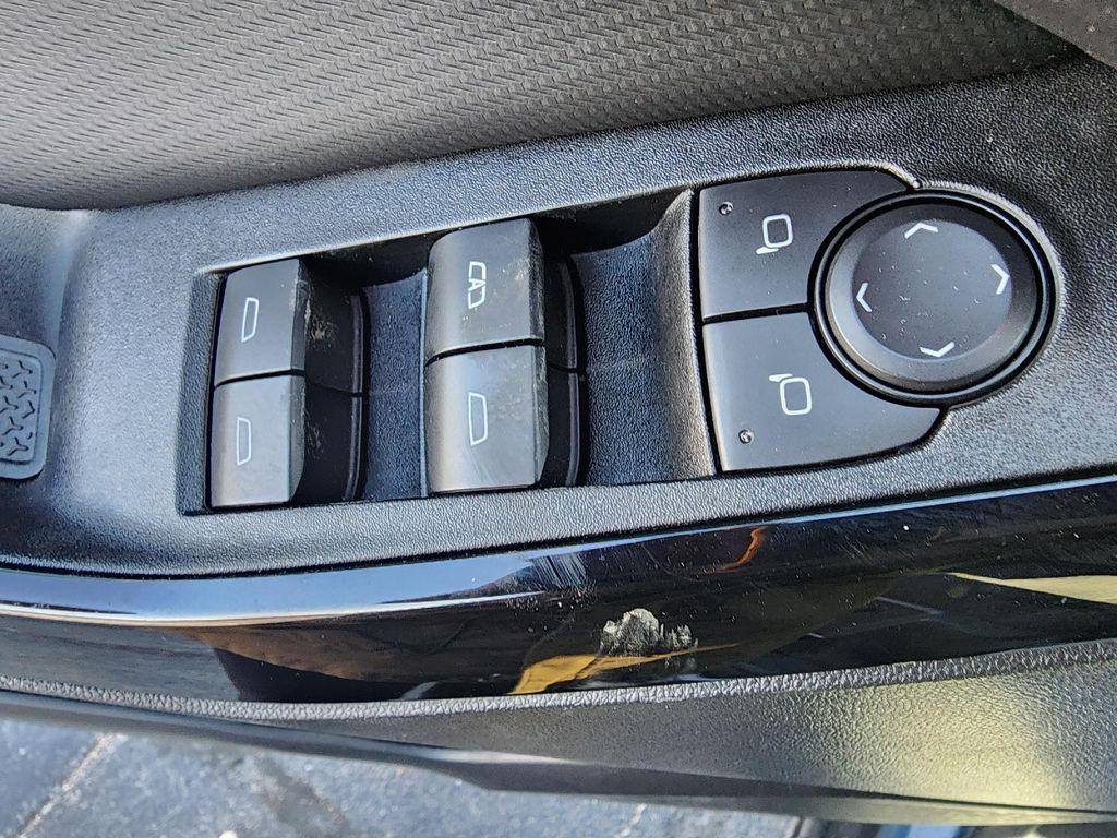 used 2025 Chevrolet Equinox car, priced at $26,995