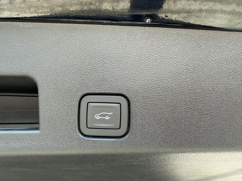 new 2026 Chevrolet Traverse car, priced at $59,860