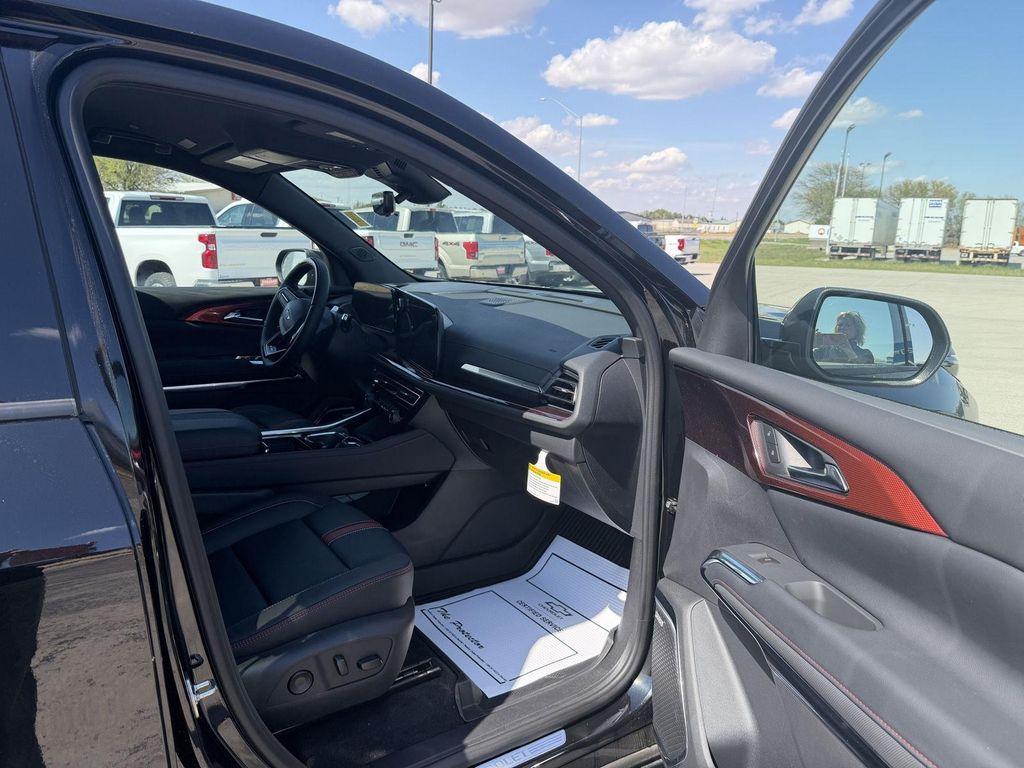 new 2026 Chevrolet Traverse car, priced at $59,860