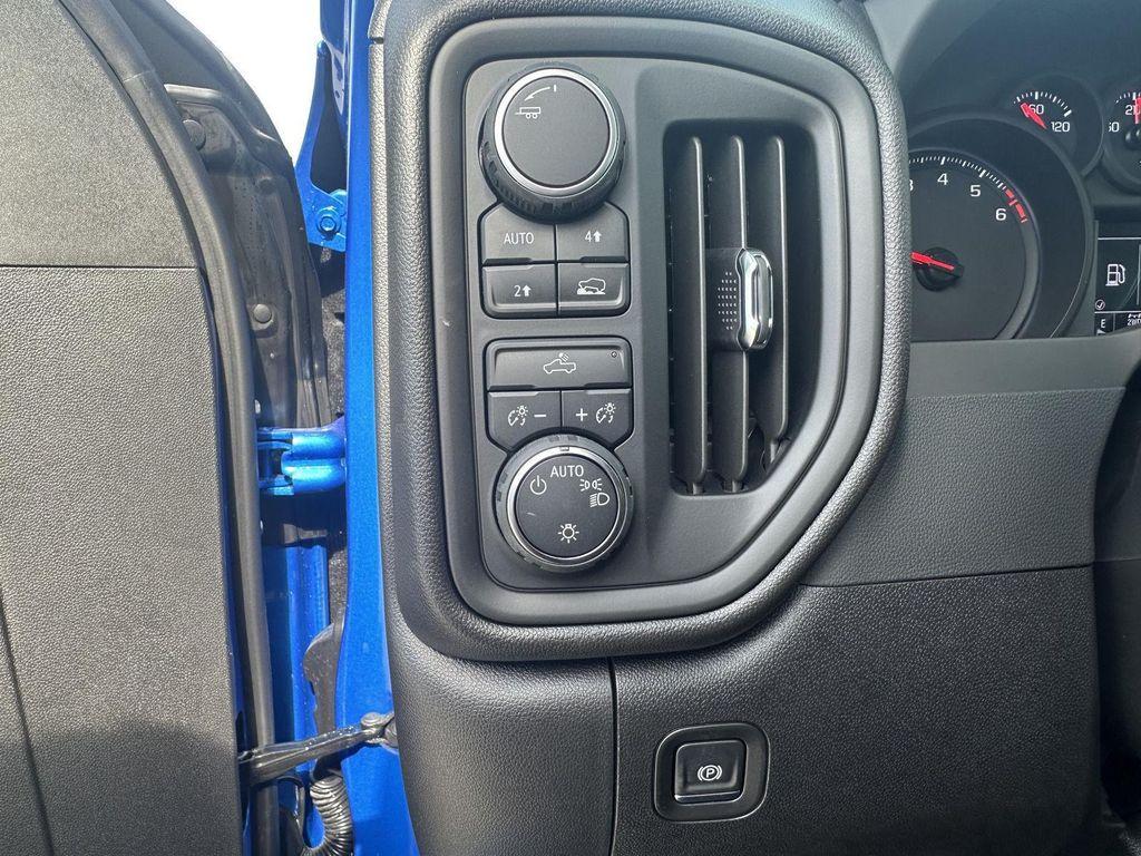 new 2025 Chevrolet Silverado 1500 car, priced at $43,800