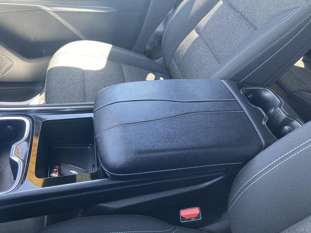 used 2025 Chevrolet Traverse car, priced at $37,995