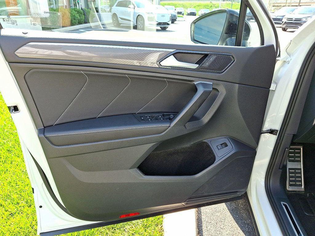 2024 Opal White Pearl Volkswagen Tiguan