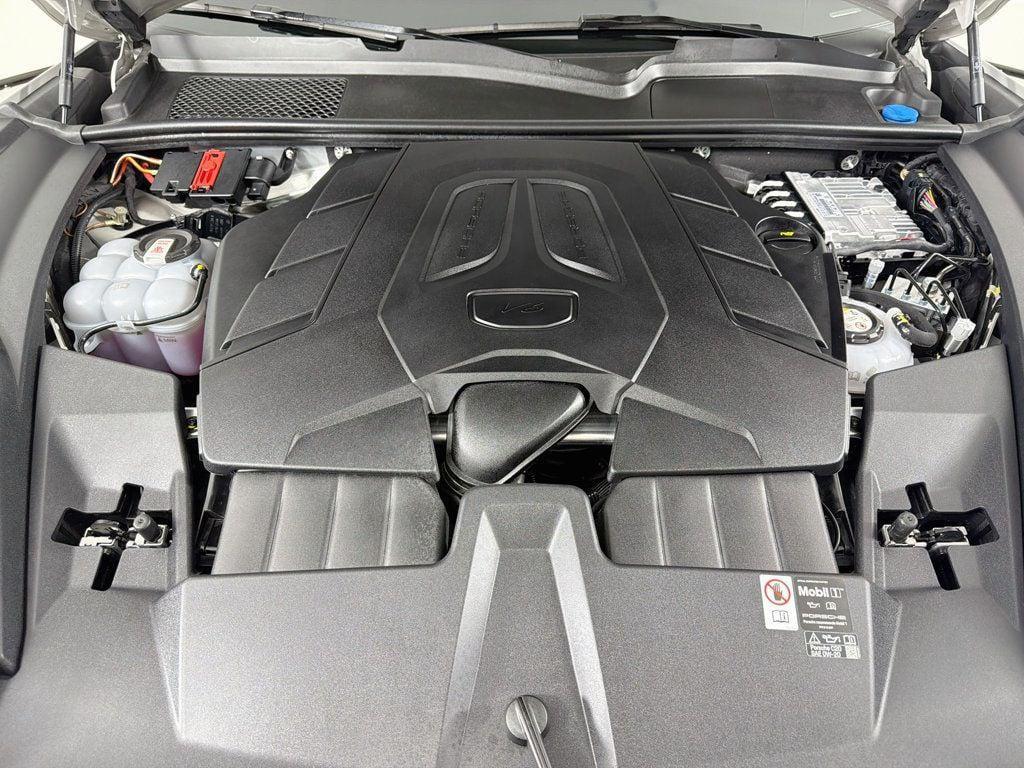 Porsche Cayenne view 31