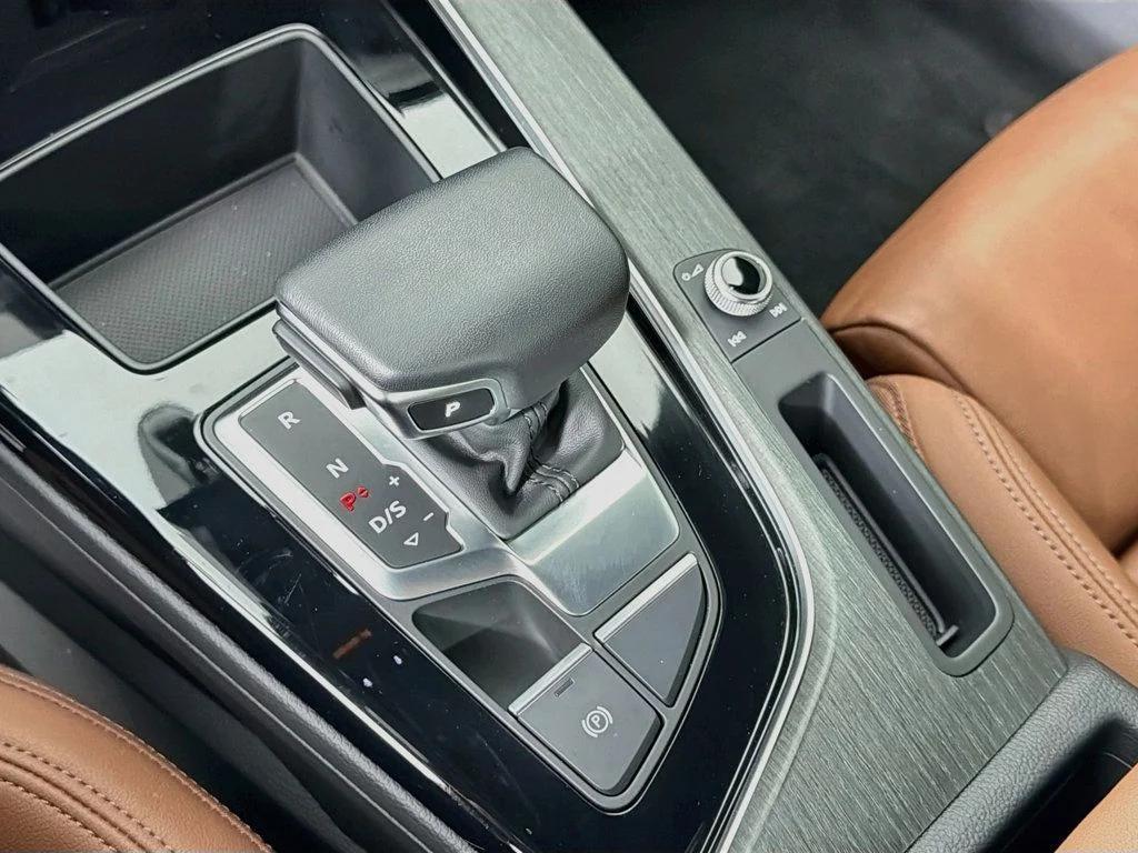 Audi A4 view 16