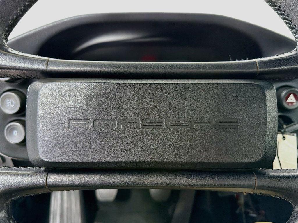 Porsche 928 view 18