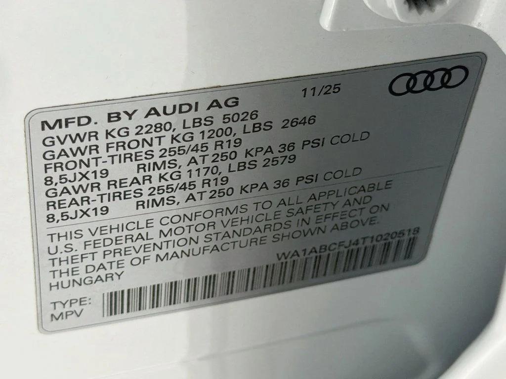 Audi Q3 view 33