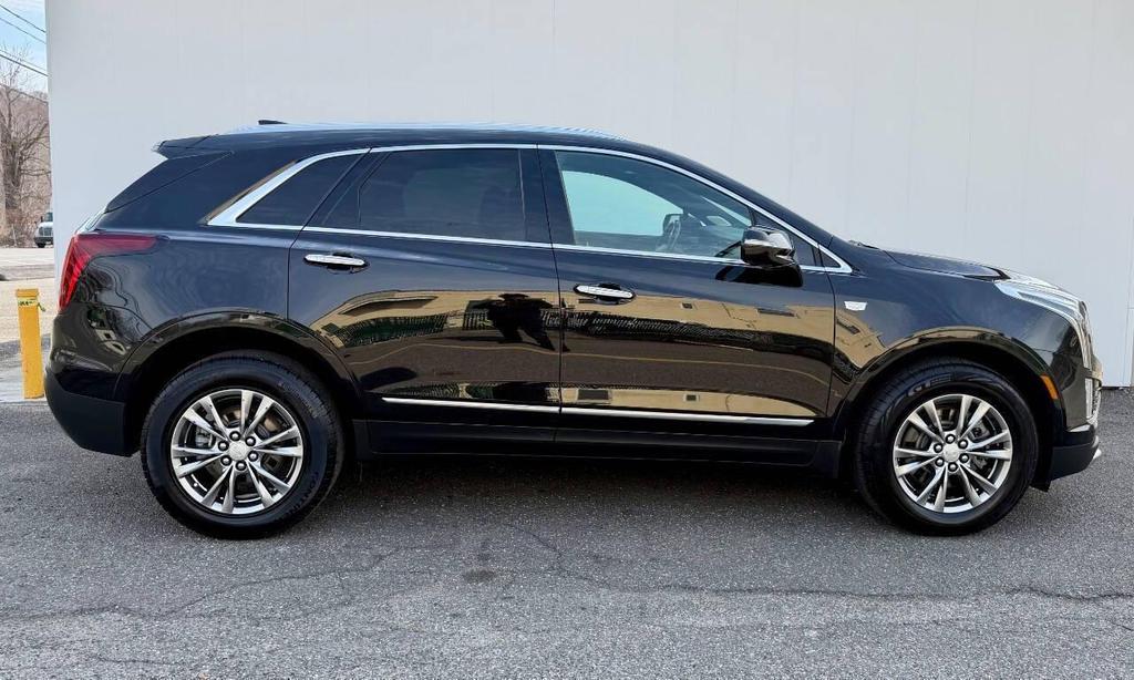 used 2021 Cadillac XT5 car, priced at $22,999