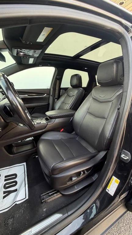 used 2021 Cadillac XT5 car, priced at $22,999