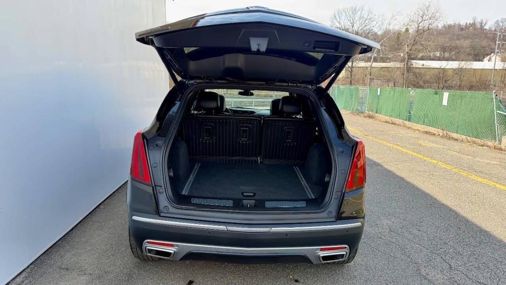 used 2021 Cadillac XT5 car, priced at $22,999