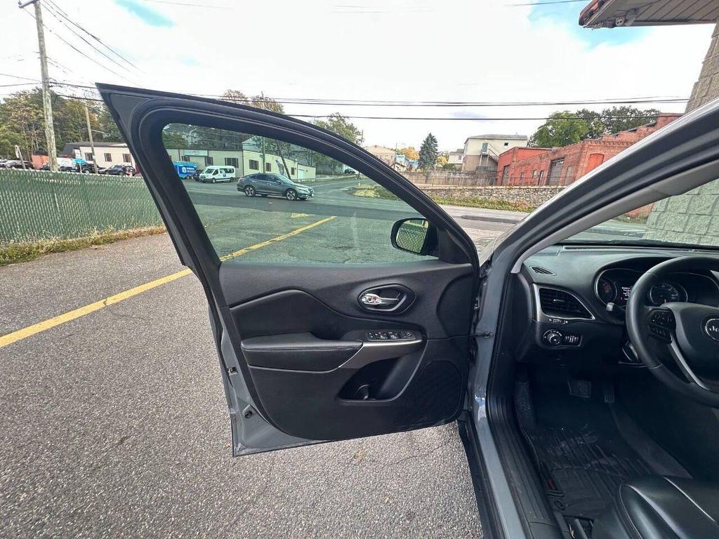 used 2020 Jeep Cherokee car, priced at $12,999