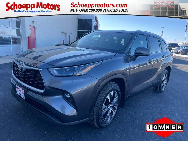 used 2023 Toyota Highlander car, priced at $28,996