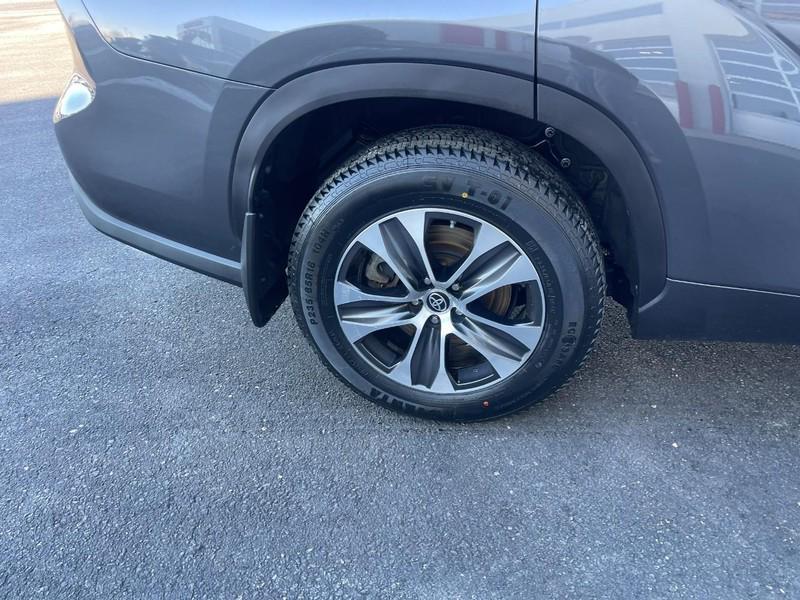 used 2023 Toyota Highlander car, priced at $28,996