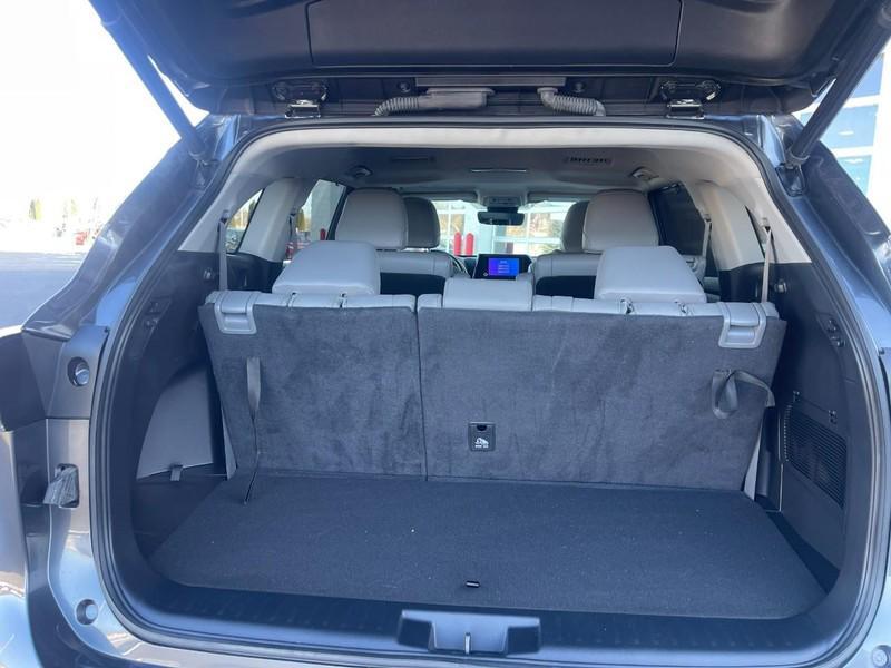 used 2023 Toyota Highlander car, priced at $28,996