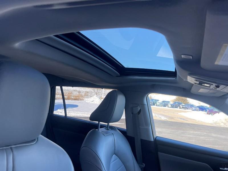 used 2023 Toyota Highlander car, priced at $28,996