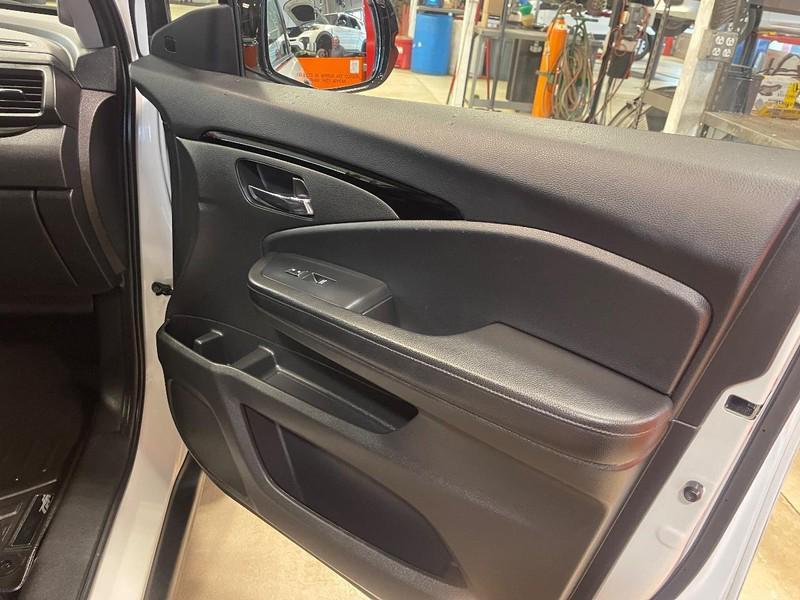 used 2020 Honda Pilot car, priced at $28,506