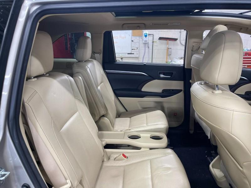 used 2015 Toyota Highlander car, priced at $18,503