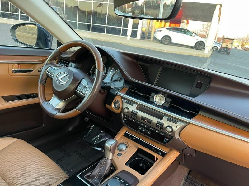 used 2016 Lexus ES 350 car, priced at $26,503