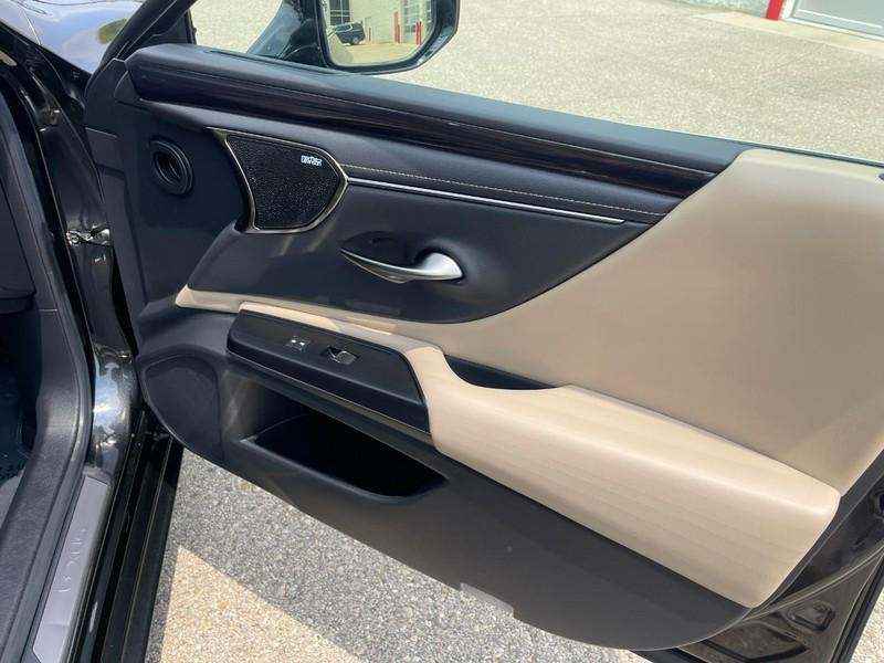 used 2021 Lexus ES 350 car, priced at $35,992