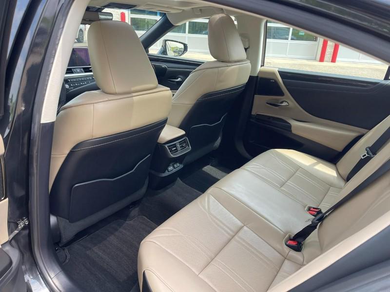 used 2021 Lexus ES 350 car, priced at $35,992