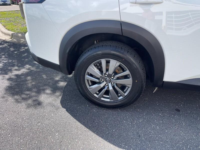 used 2022 Nissan Pathfinder car, priced at $24,900