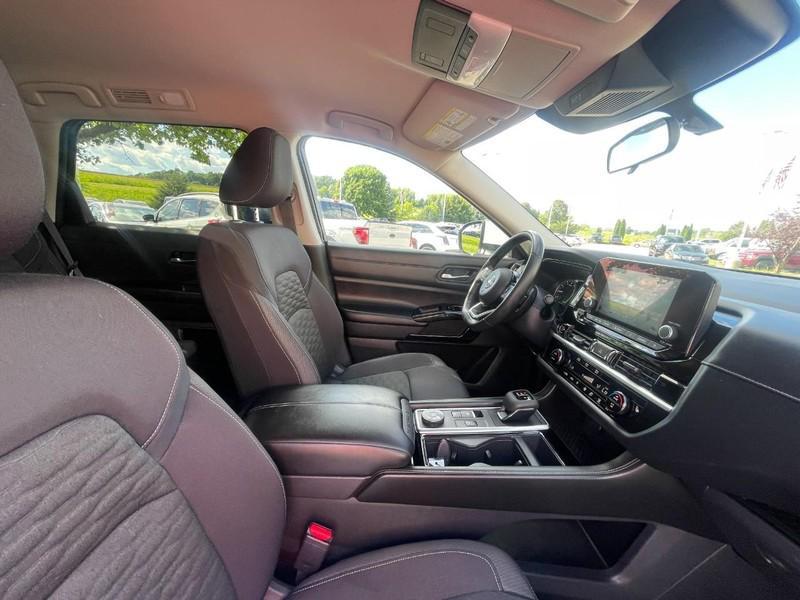 used 2022 Nissan Pathfinder car, priced at $24,900