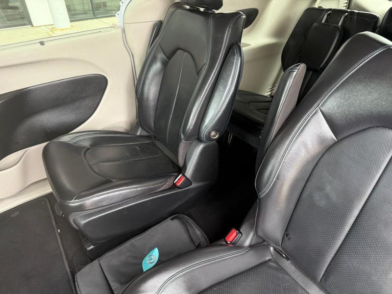 used 2021 Chrysler Pacifica Hybrid car, priced at $24,505