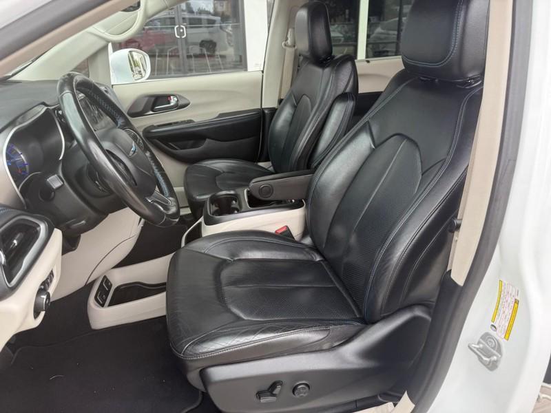 used 2021 Chrysler Pacifica Hybrid car, priced at $24,505