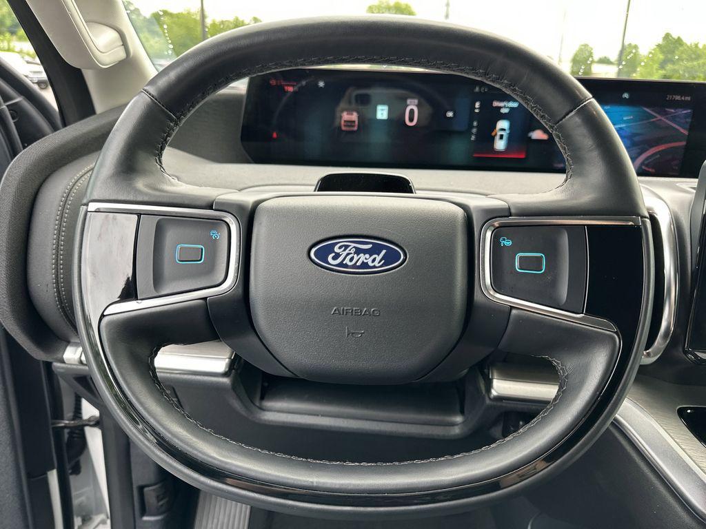 used 2025 Ford Expedition car, priced at $68,581