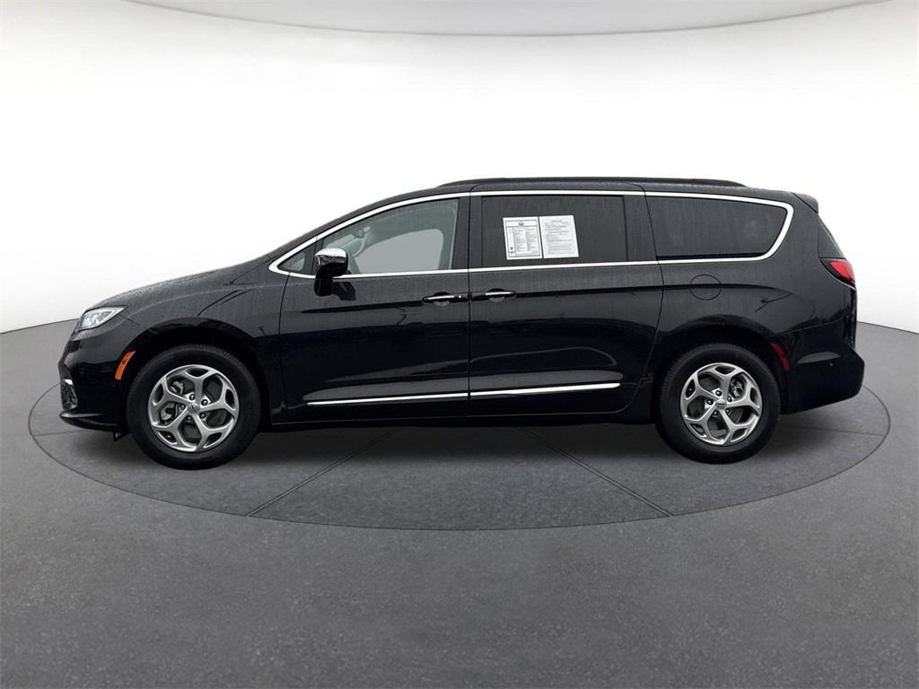 used 2023 Chrysler Pacifica car, priced at $35,258