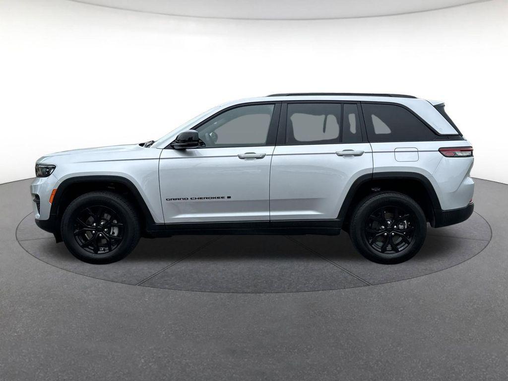 used 2025 Jeep Grand Cherokee car, priced at $36,294