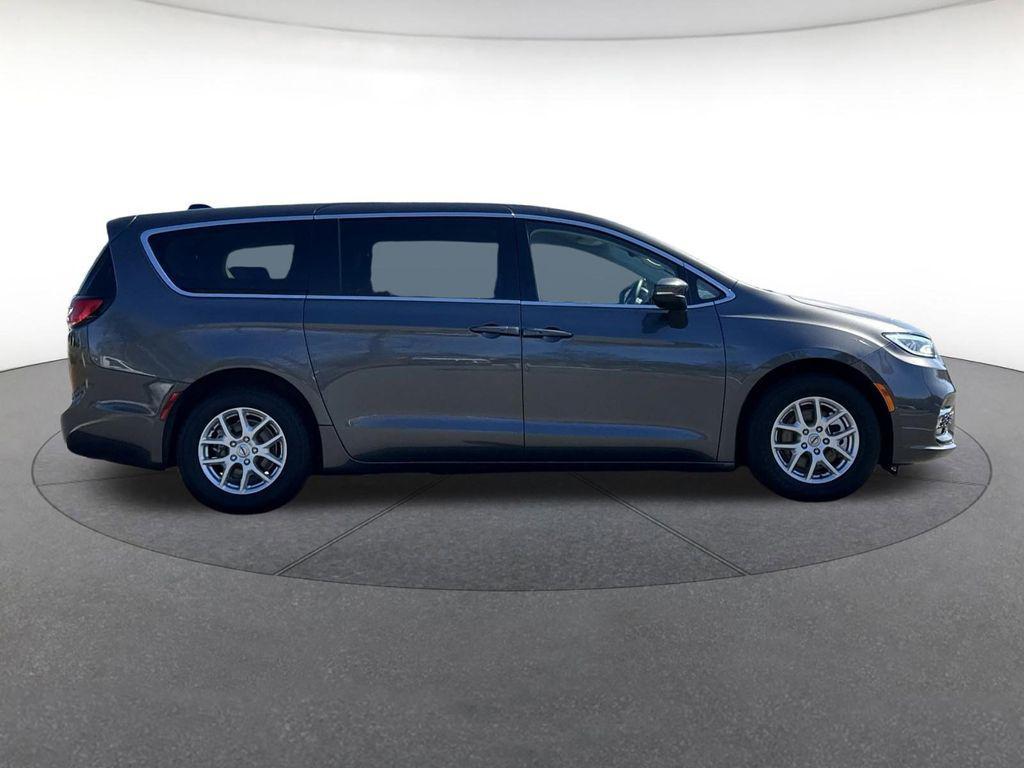 used 2023 Chrysler Pacifica car, priced at $26,033