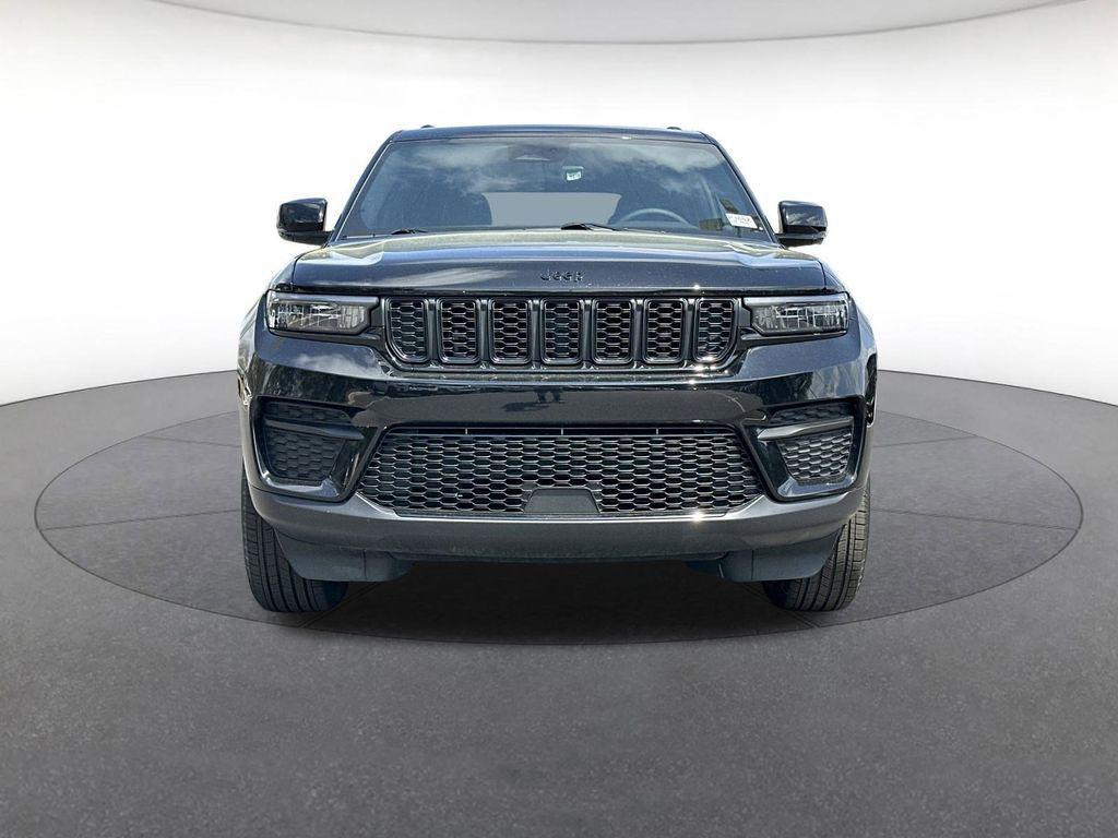 used 2025 Jeep Grand Cherokee car, priced at $35,557