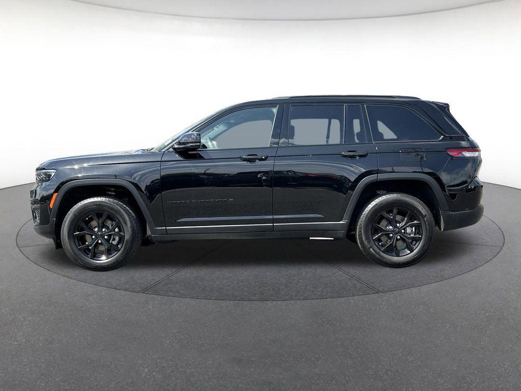 used 2025 Jeep Grand Cherokee car, priced at $35,557