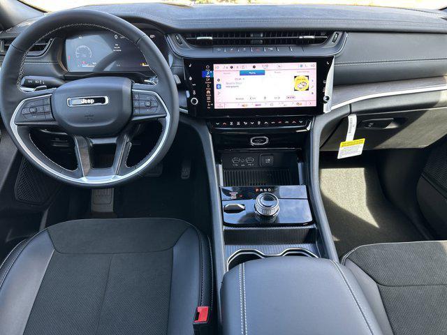 new 2026 Jeep Grand Cherokee car, priced at $47,998